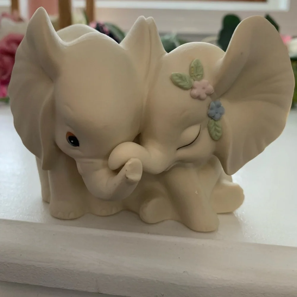 New In Box Home Interiors Elephant Pair